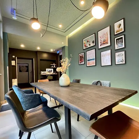 Zeitwohnhaus Suite-hotel & Serviced 호텔