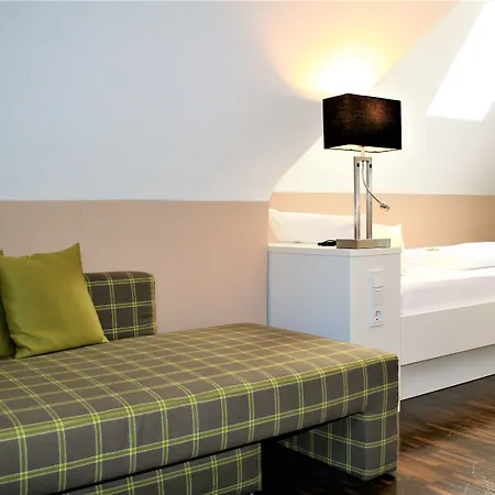 Zeitwohnhaus Suite-hotel & Serviced ארלנגן