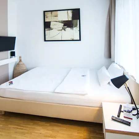 Zeitwohnhaus Suite-hotel & Serviced מלון 3*