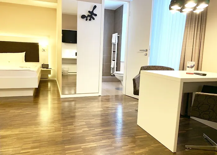 Zeitwohnhaus Suite-hotel & Serviced מלון 3*