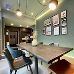 Zeitwohnhaus Suite-hotel & Serviced מלון