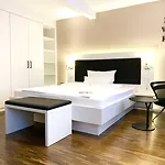 מלון Zeitwohnhaus Suite-hotel & Serviced ארלנגן